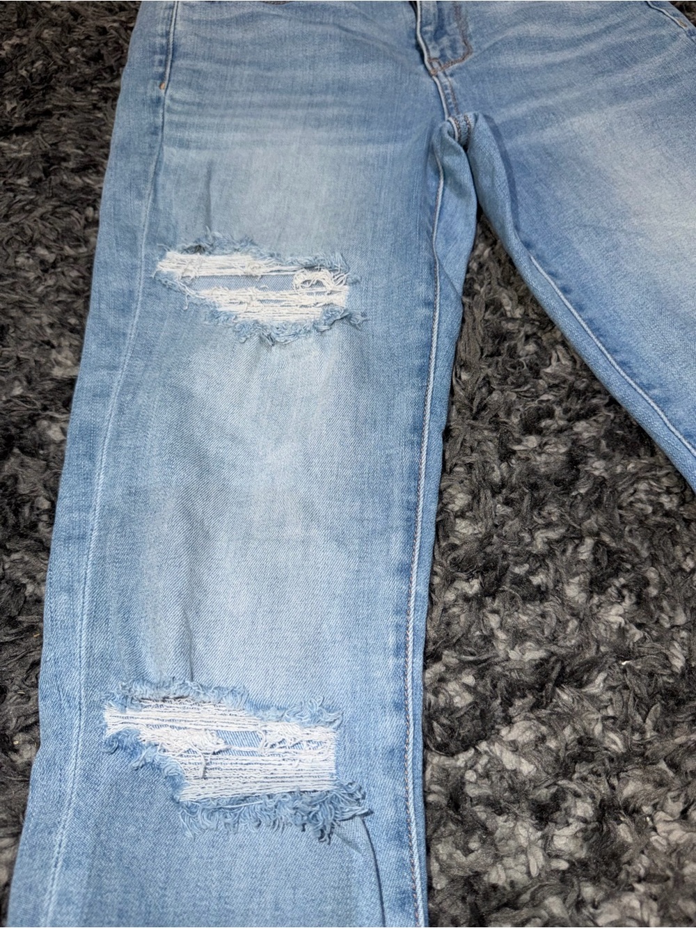 AE Real Good Upcycled Next Level Ripped High-Waisted Jegging. Size: 6 Long. - Picture 11 of 12